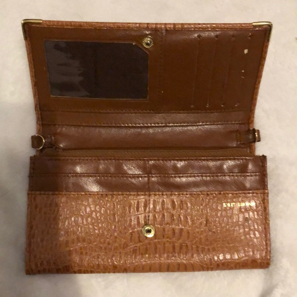 Croco embossed tan leather wallet - Picture 2 of 7